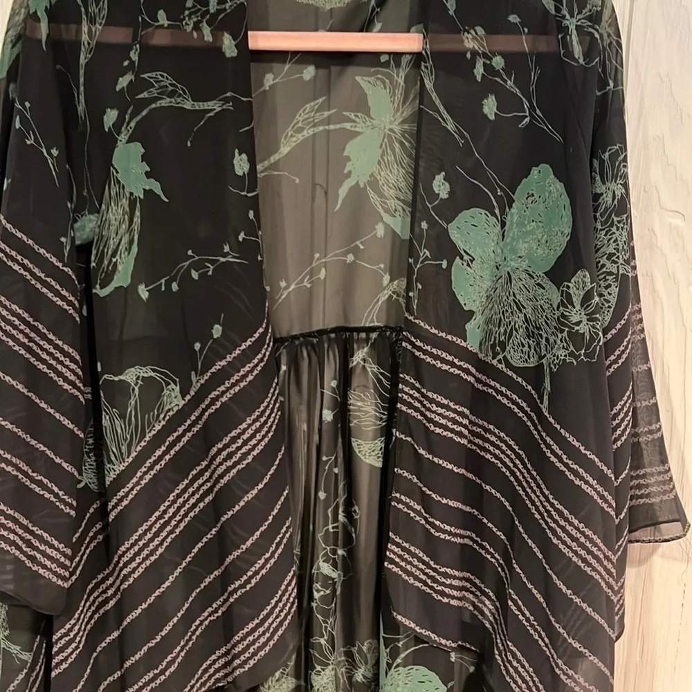 Chris & CAROL KIMONO SIZE SMALL